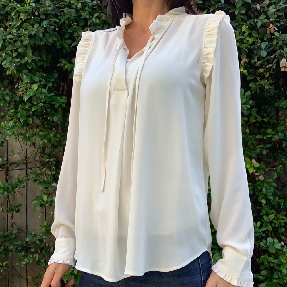 Gorgeous ivory blouse!
